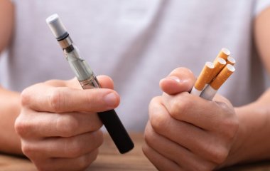 Американські кардіологи попередили про ризики під час переходу з сигарет на електронні аналоги