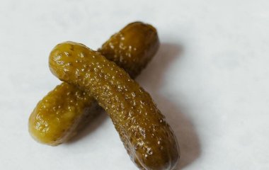 Як солоні огірки реально впливають на вашу вагу: пояснюємо простими словами