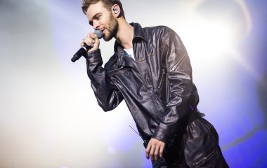 Макс Барских поделился чувственным фото