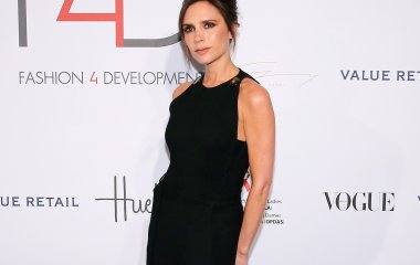 Виктория Бекхэм появилась на обложке греческого Vogue