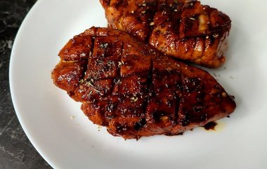 Куриное филе с чесноком в медово-соевом соусе: рецепт в восточном стиле