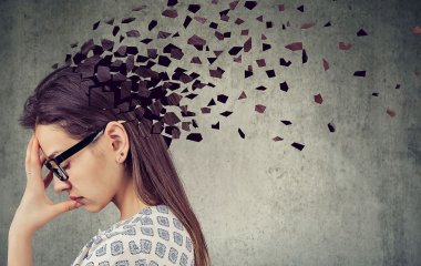 8 тривожних симптомів, які скажуть вам про наближення деменції