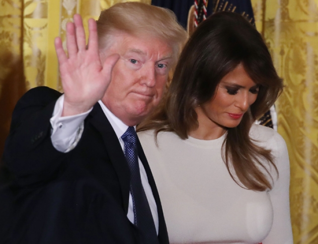 Опять фиаско: критики опять не оценили пикантный образ Мелании Трамп (ФОТО)
