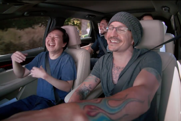 "Carpool Karaoke" с Честером Беннингтоном: опубликован эпизод последнего интервью вокалиста группы "Linkin Park" перед смертью