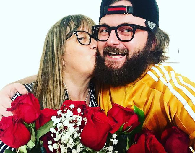 Дзидзьо показал свою маму