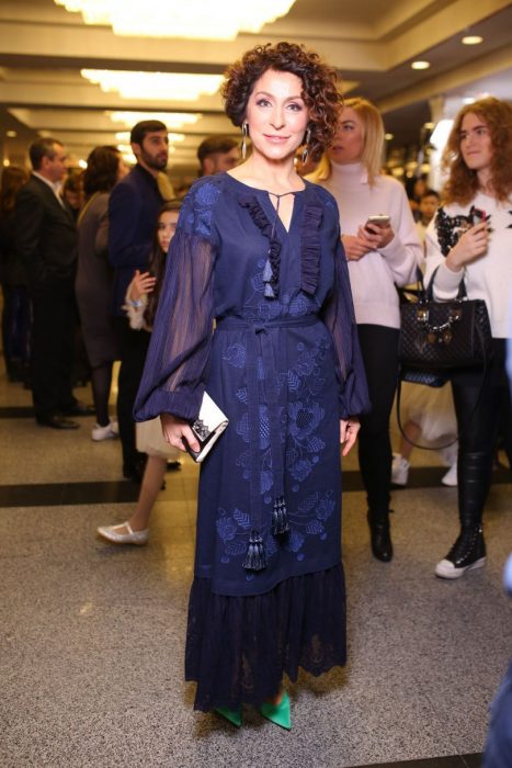 фото Надежда Матвеева в платье-вышиванке