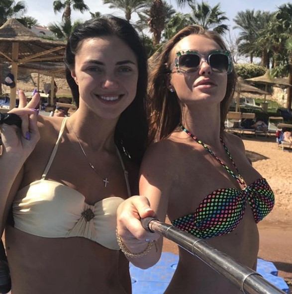 Солистки "НеАнгелов" в Египте фото