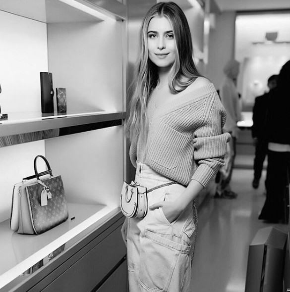 София Евдокименко в свитере от Chloe фото