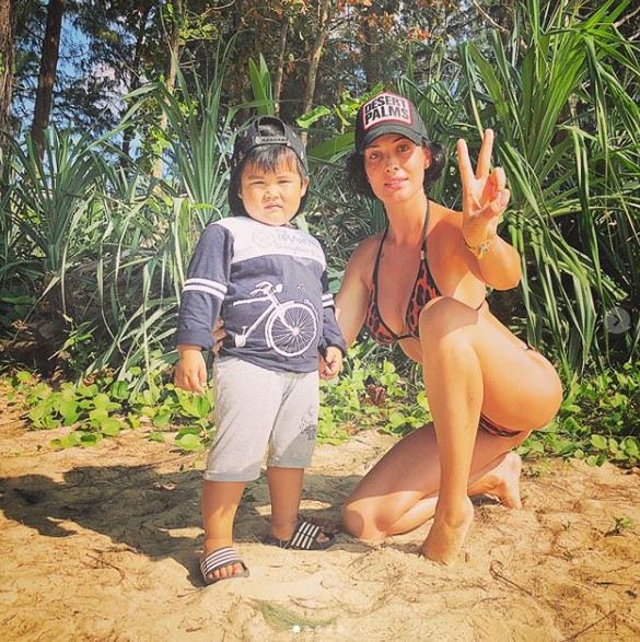 фото Даша Астафьева в бикини