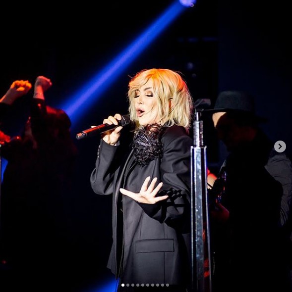 Ирина Билык в черном фото