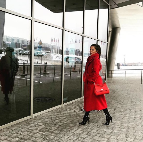 Нюша в красном фото