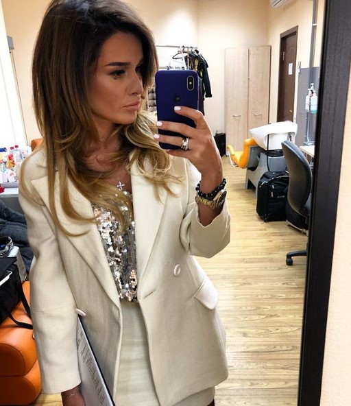 Ксенія Бородіна у стильному аутфіті фото