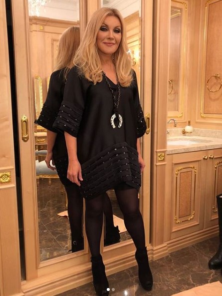Таисия Повалий в маленьком черном платье фото