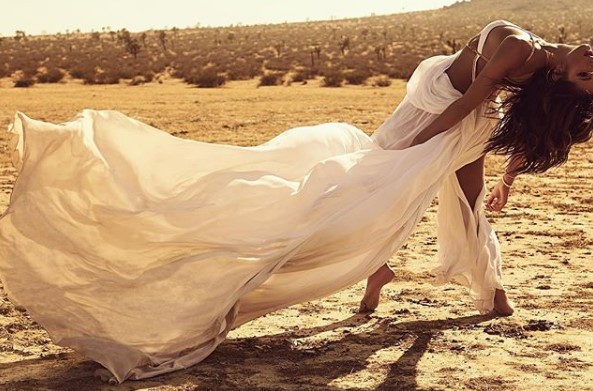 Нюша в платье фото