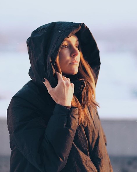 Алена Шоптенко на прогулке фото