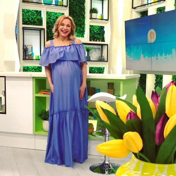 Лилия Ребрик в голубом платье фото