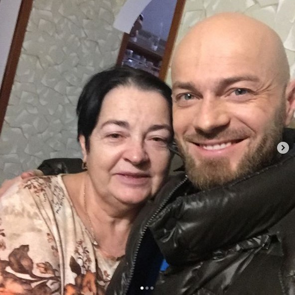 Влад Яма с мамой фото