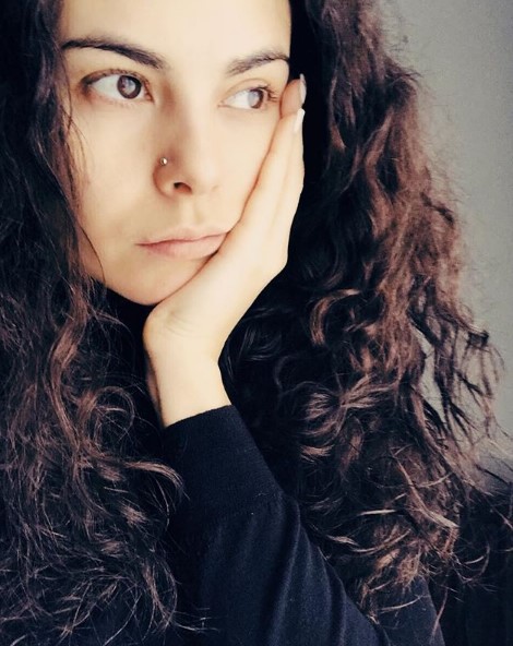 Настя Каменских на портретном снимке