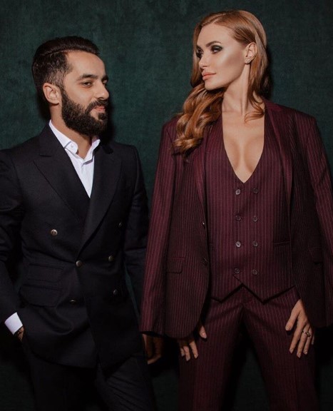 Слава Каминская в брючном костюме фото