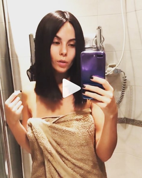 Настя Каменских с новой стрижкой фото