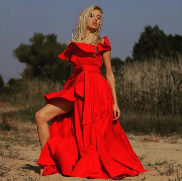Ольга Горбачева в красном платье фото
