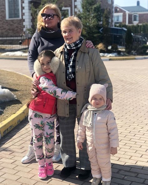 Ксенія Бородіна опублікувала сімейне фото
