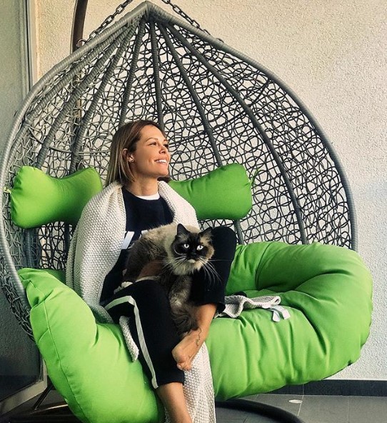 Мария Горбань с котом фото