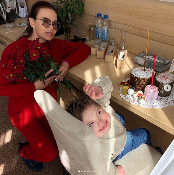 Эвелина Бледанс с сыном фото