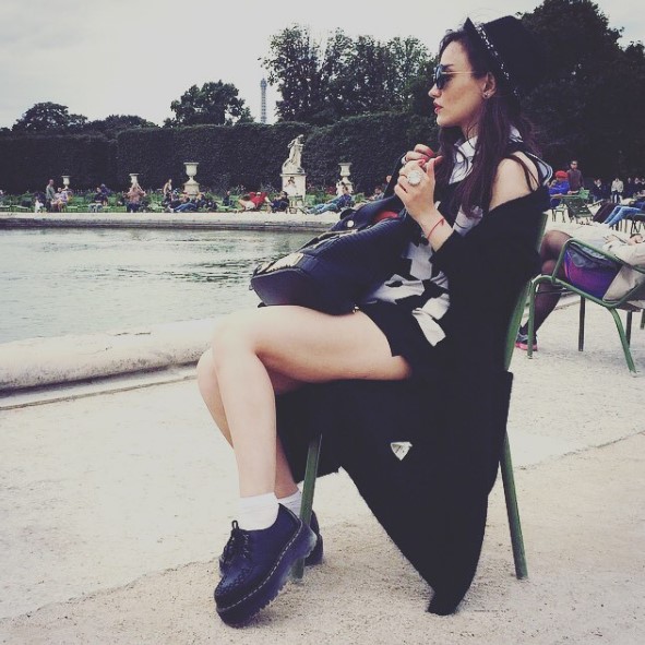 Виктория Дайнеко в Париже фото
