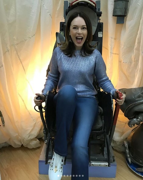 Ірина Бузрукова у кріслі військового льотчика фото